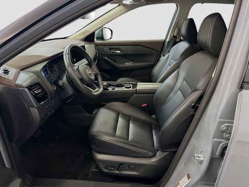 Used 2023 Nissan Rogue SL w/ SL Premium Package image 13