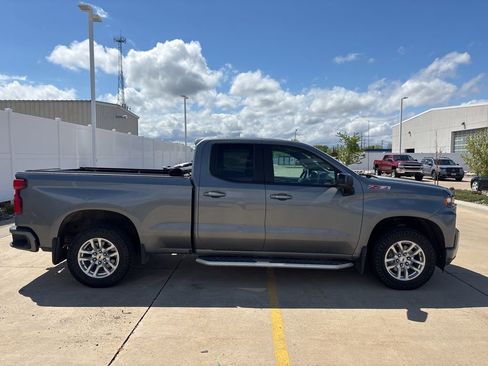 Used 2020 Chevrolet Silverado 1500 RST AWD/4WD image 2