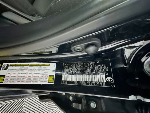 Used 2025 Toyota Corolla LE image 12