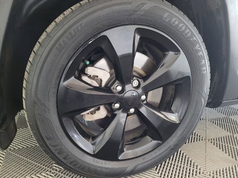 Used 2021 Jeep Cherokee Latitude Plus image 31