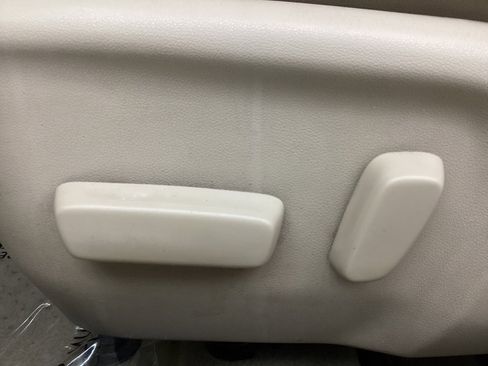 Used 2014 Toyota Camry XLE image 41