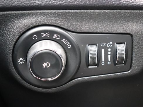 Used 2017 Jeep Compass Trailhawk image 36