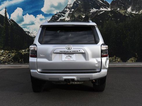 Used 2014 Toyota 4Runner SR5 Premium image 10
