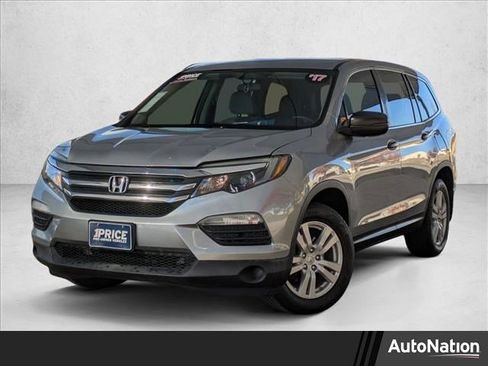 Used 2017 Honda Pilot LX image 1