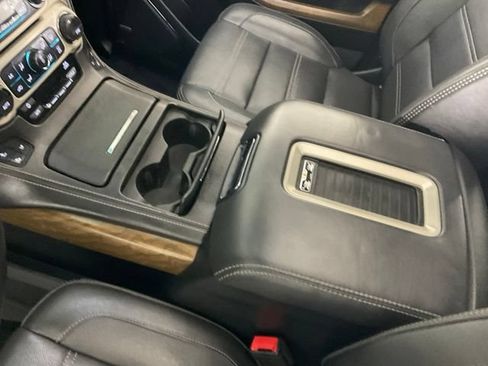 Used 2020 GMC Yukon XL Denali w/ Denali Premium Package AWD/4WD image 21