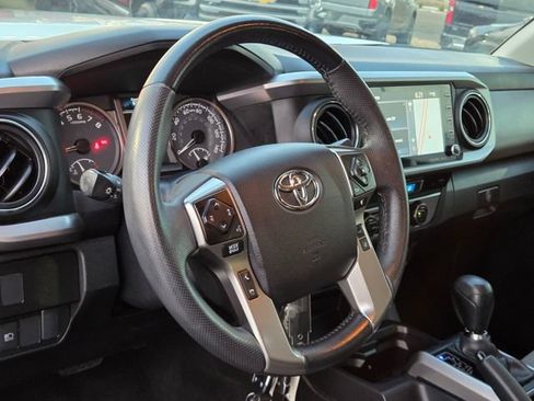 Used 2022 Toyota Tacoma SR5 RWD image 16