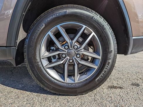 Used 2021 Jeep Grand Cherokee Limited AWD/4WD image 48