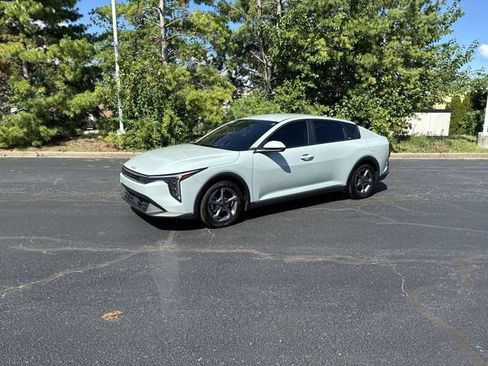 Used 2025 Kia K4 FWD image 3