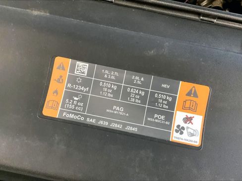 Used 2017 Ford Fusion SE w/ Equipment Group 201A image 31