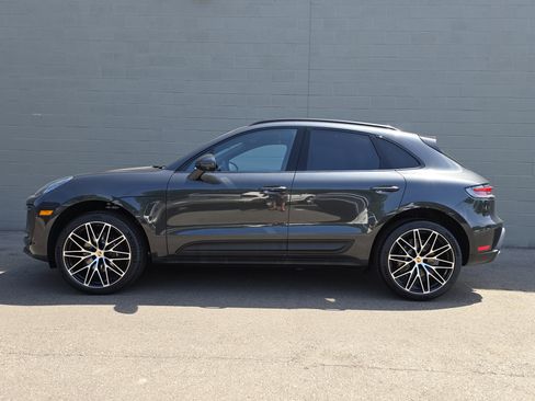 New 2025 Porsche Macan image 2