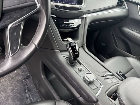 Used 2022 Cadillac XT5 Premium Luxury FWD image 22