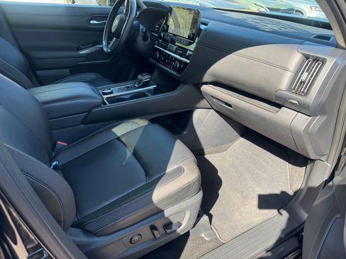 Used 2024 Nissan Pathfinder SL image 20