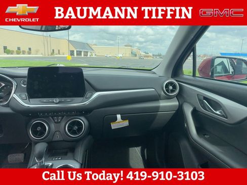 Used 2024 Chevrolet Blazer LT w/ Convenience Package image 13
