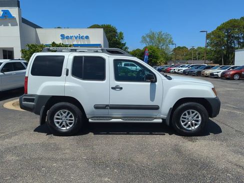 Used 2015 Nissan Xterra S w/ Value Package image 3