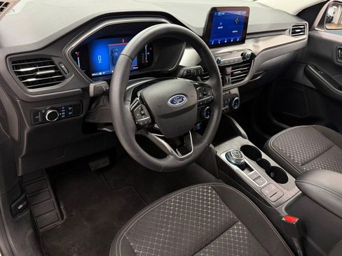 Certified 2023 Ford Escape Active AWD/4WD image 3