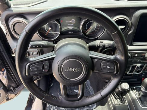 Used 2022 Jeep Wrangler Unlimited Sport w/ Xtreme Recon 35" Tire Package AWD/4WD image 11