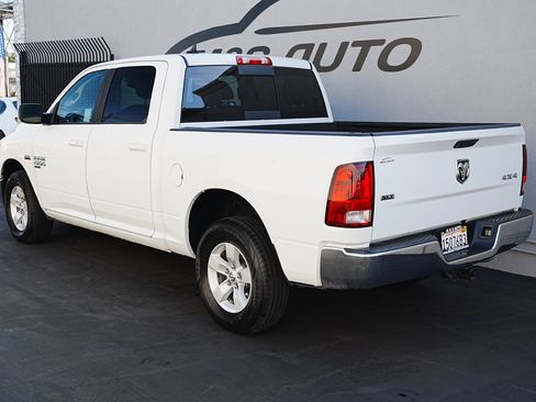 Used 2019 RAM 1500 Classic SLT w/ Luxury Group image 6