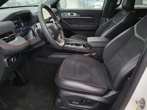 Used 2025 Ford Explorer ST AWD/4WD image 17