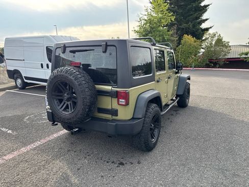 Used 2013 Jeep Wrangler Unlimited Sport w/ Connectivity Group AWD/4WD image 9