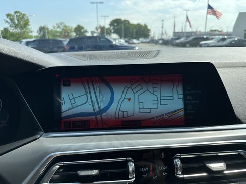 Used 2019 BMW X5 xDrive40i w/ M Sport Package AWD/4WD image 25