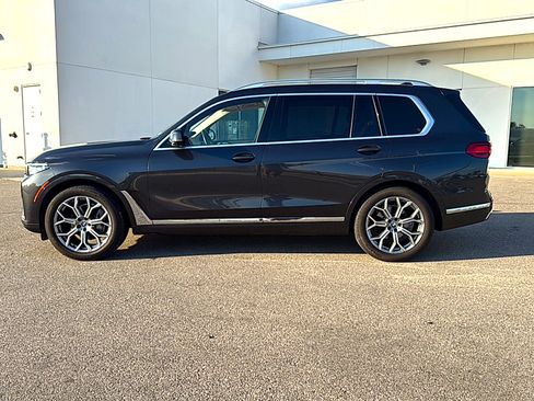 Used 2022 BMW X7 xDrive40i w/ Premium Package AWD/4WD image 4