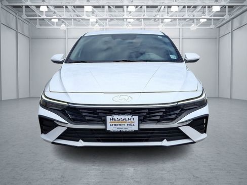 Used 2024 Hyundai Elantra SEL FWD image 3