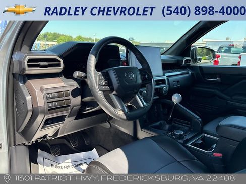 Used 2024 Toyota Tacoma TRD Off-Road AWD/4WD image 4
