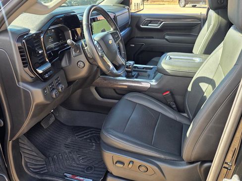 Used 2022 Chevrolet Silverado 1500 LTZ w/ LTZ Premium Package image 7