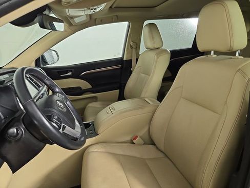 Used 2019 Toyota Highlander Limited image 13