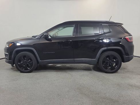 Used 2018 Jeep Compass Latitude w/ Popular Equipment Group FWD image 4