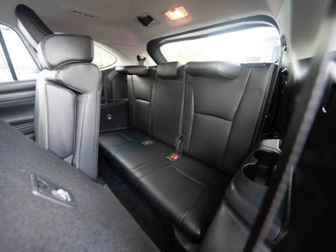 Used 2023 Toyota Highlander XLE AWD/4WD image 24