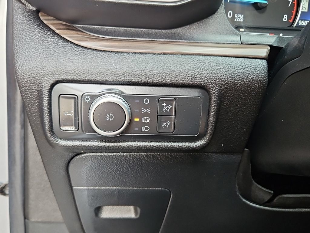 Used 2022 Ford Explorer Limited w/ Equipment Group 301A RWD image 14