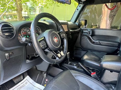 Used 2015 Jeep Wrangler Unlimited Sahara AWD/4WD image 12