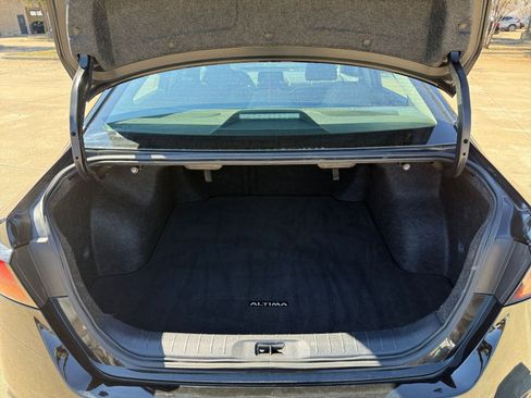 Used 2025 Nissan Altima 2.5 SV image 32