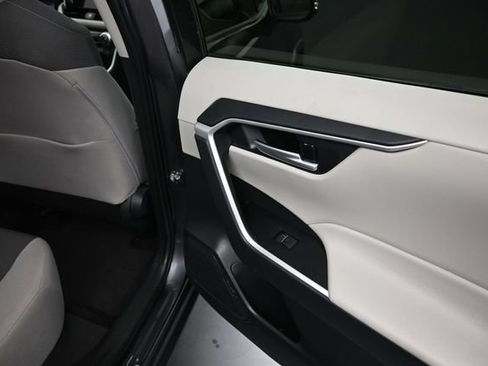Used 2024 Toyota RAV4 XLE w/ Convenience Package FWD image 19