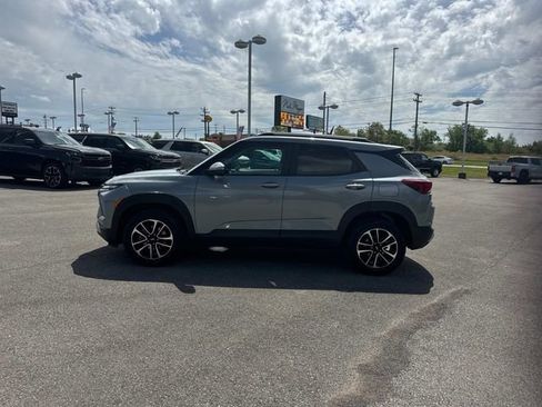 Used 2025 Chevrolet TrailBlazer LT AWD/4WD image 7