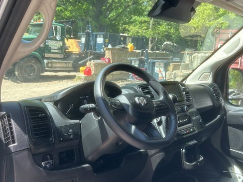 Used 2024 RAM ProMaster 2500 w/ Convenience Group FWD image 12