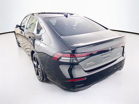 Used 2024 Honda Accord Sport image 5