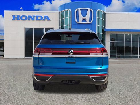 Used 2024 Volkswagen Atlas Cross Sport SE FWD image 4
