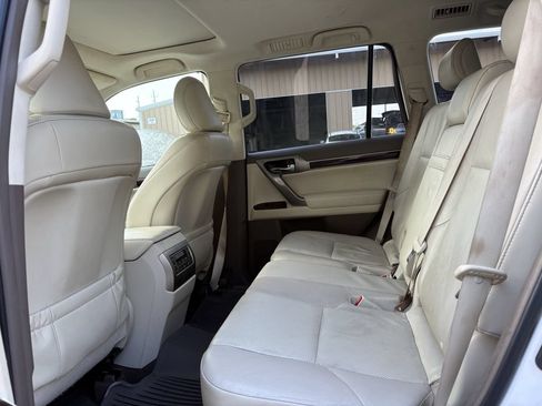Used 2019 Lexus GX 460 Premium w/ Premium Package AWD/4WD image 24
