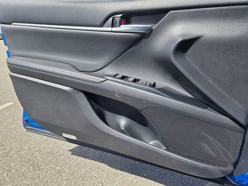 Used 2019 Toyota Camry XLE w/ Carpet Mat Package FWD image 19