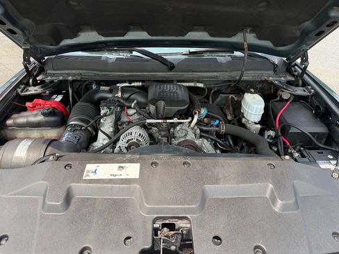 Used 2009 Chevrolet Silverado 2500 LT AWD/4WD image 38