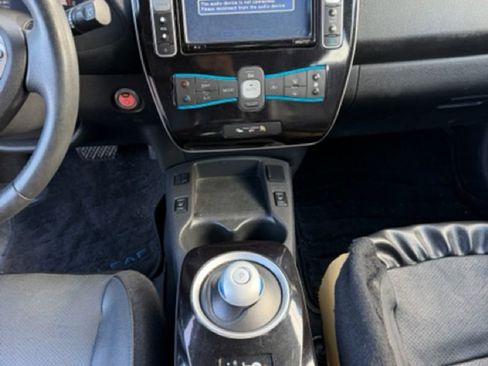 Used 2015 Nissan Leaf SL image 20
