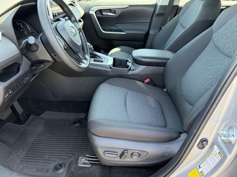Used 2025 Toyota RAV4 XLE w/ Convenience Package FWD image 20