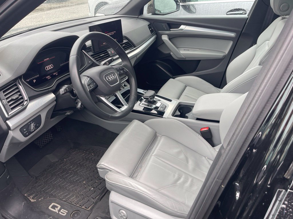 Used 2024 Audi Q5 2.0T Premium w/ Summer of Audi Package AWD/4WD image 7