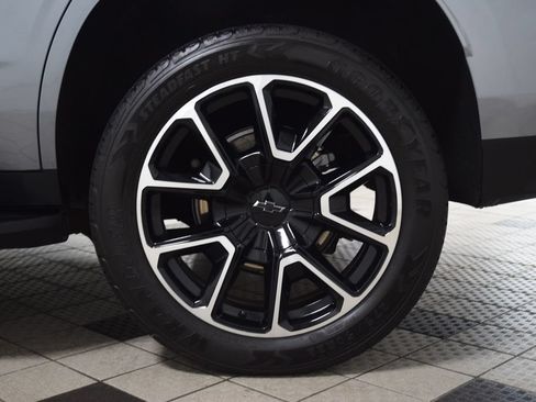 Used 2022 Chevrolet Tahoe RST w/ Sport Performance Package AWD/4WD image 28