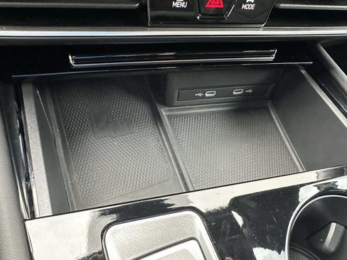Used 2024 Volkswagen Atlas Cross Sport SE FWD image 26