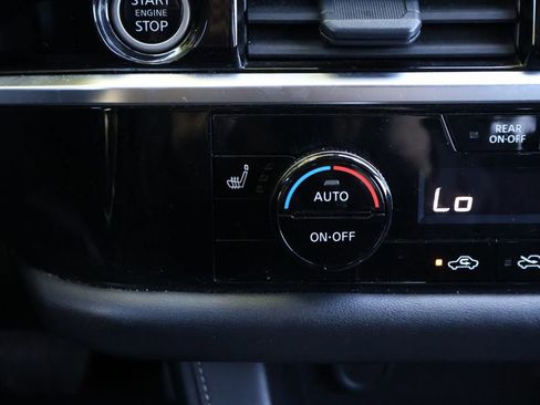 Used 2024 Nissan Pathfinder SV FWD image 18