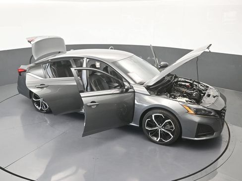 Used 2024 Nissan Altima 2.5 SR FWD image 66