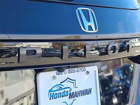 Used 2025 Honda Pilot EX-L image 30